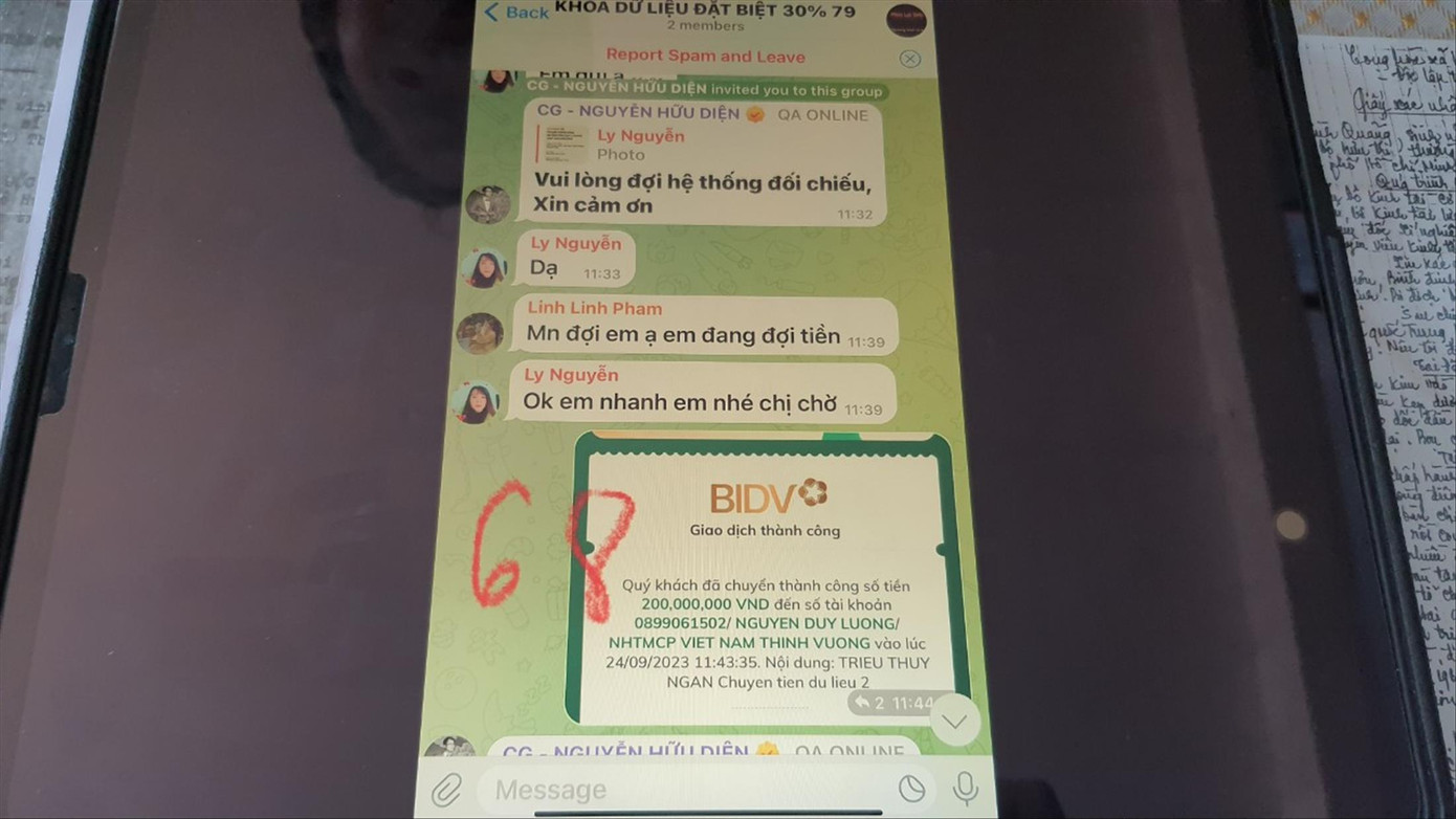 Thông tin bà N chuyển tiền cho các đối tượng lừa đảo. Ảnh: Hoàng Thuận Thông tin bà N chuyển tiền cho các đối tượng lừa đảo. Ảnh: Hoàng Thuận