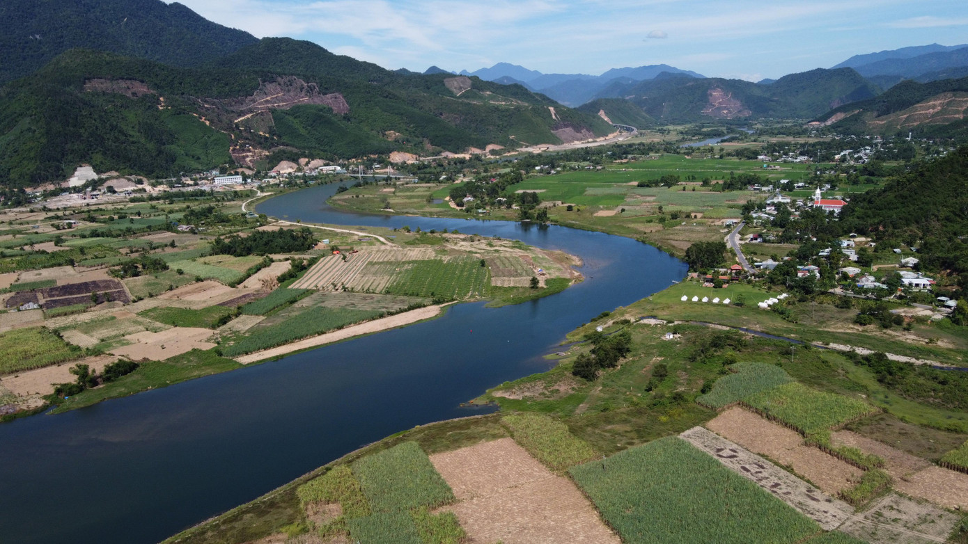 Sông Cu Đê qua xã Hòa Bắc, Hoà Vang, Đà Nẵng. Ảnh: Nguyễn Thành