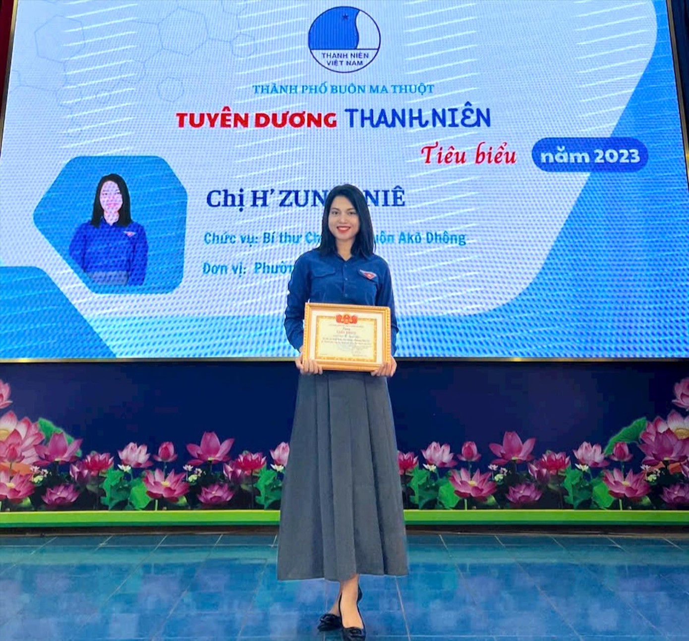 Chị H Zu Ni được Hội LHTN TP Buôn Ma Thuột tuyên dương gương thanh niên sống đẹp Chị H Zu Ni được Hội LHTN TP Buôn Ma Thuột tuyên dương gương thanh niên sống đẹp