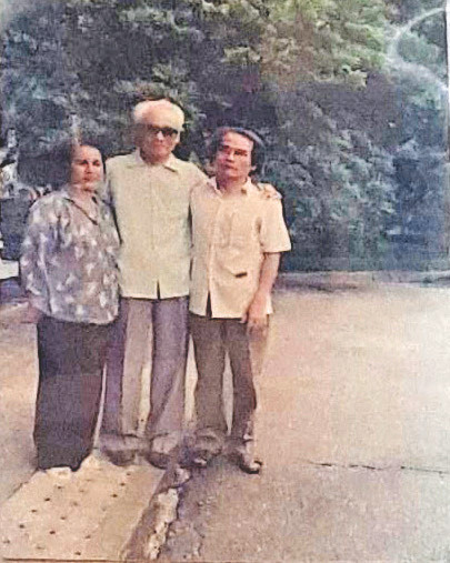 Thủ tướng Phạm Văn Đồng gặp vợ chồng nhà văn Sơn Tùng. Ảnh: Gia đình cung cấp Thủ tướng Phạm Văn Đồng gặp vợ chồng nhà văn Sơn Tùng. Ảnh: Gia đình cung cấp