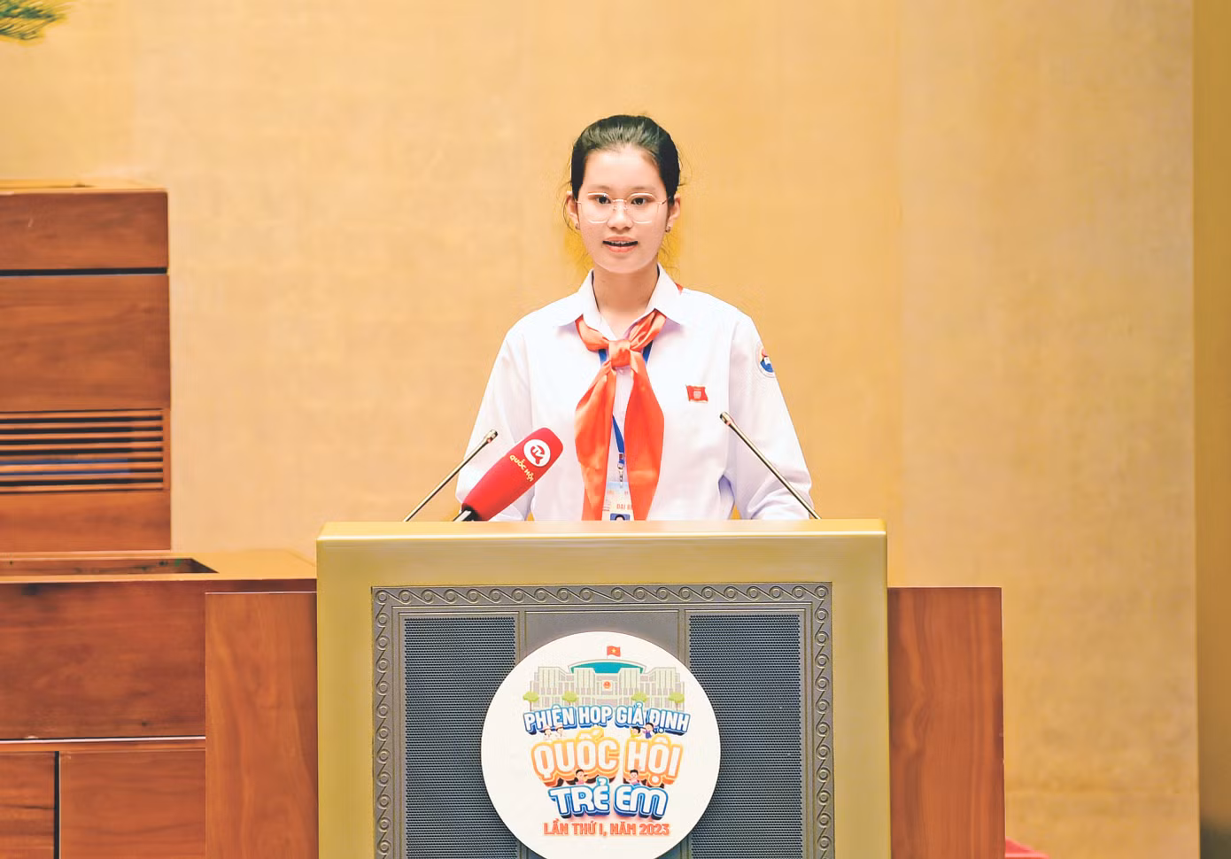 Em Đặng Cát Tiên - Chủ tịch "Quốc hội trẻ em" phát biểu tại phiên toàn thể phiên họp giả định "Quốc hội trẻ em" lần thứ I năm 2023. Ảnh: Xuân Tùng Em Đặng Cát Tiên - Chủ tịch "Quốc hội trẻ em" phát biểu tại phiên toàn thể phiên họp giả định "Quốc hội trẻ em" lần thứ I năm 2023. Ảnh: Xuân Tùng