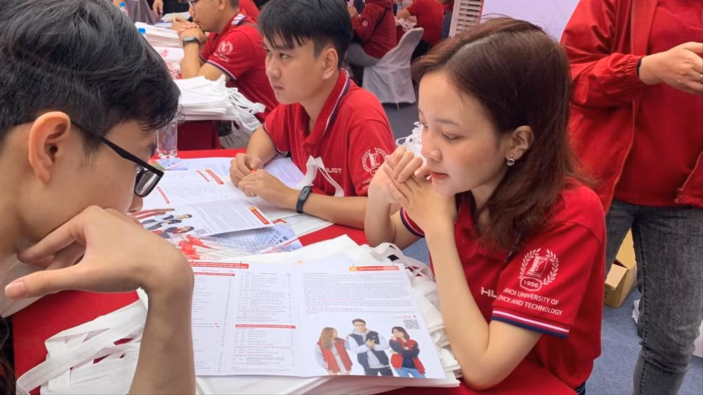 Thí sinh cần tìm hiểu kỹ thông tin tuyển sinh ảnh: nghiêm huê Thí sinh cần tìm hiểu kỹ thông tin tuyển sinh ảnh: nghiêm huê