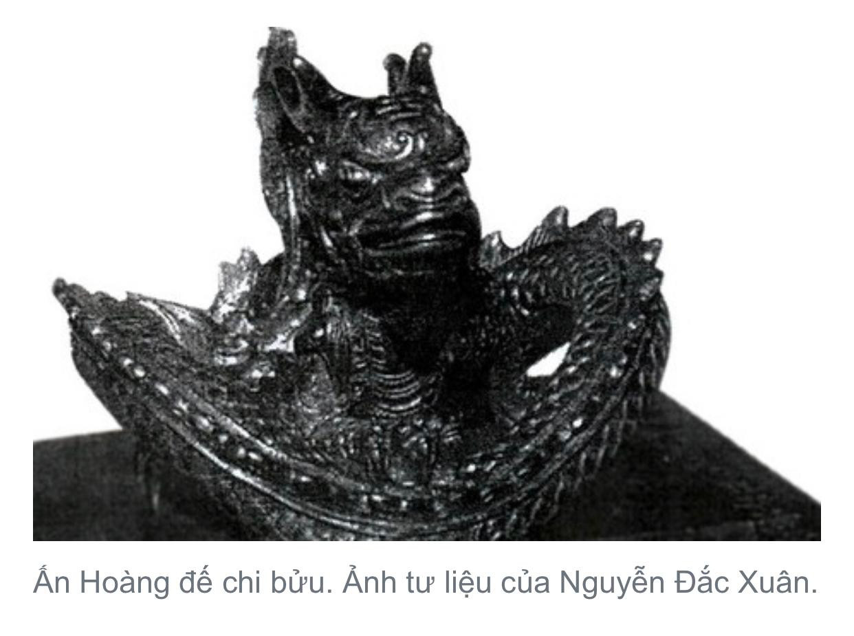 Ấn Hoàng đế Chi bửu mà Bảo Đại trao lại cho Chính phủ Lâm thời