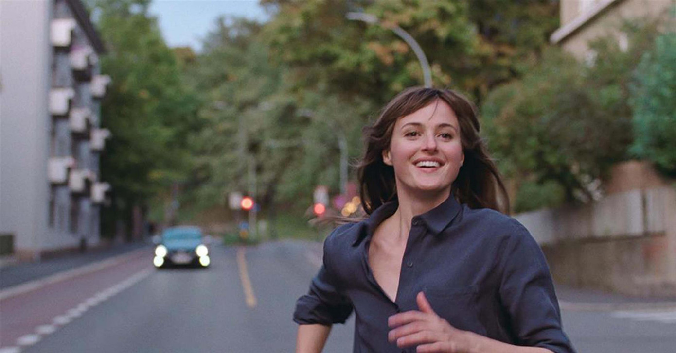 Tuổi thanh xuân dẫu khó khăn những vẫn luôn đầy hy vọng (ảnh trong phim) Tuổi thanh xuân dẫu khó khăn những vẫn luôn đầy hy vọng (ảnh trong phim)