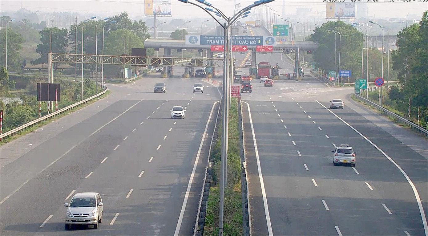 Đề án thu phí với đường cao tốc đầu tư công sẽ được trình Quốc hội xem xét trong năm nay (cao tốc Cầu Giẽ - Ninh Bình). Ảnh: Phạm Thanh Đề án thu phí với đường cao tốc đầu tư công sẽ được trình Quốc hội xem xét trong năm nay (cao tốc Cầu Giẽ - Ninh Bình). Ảnh: Phạm Thanh
