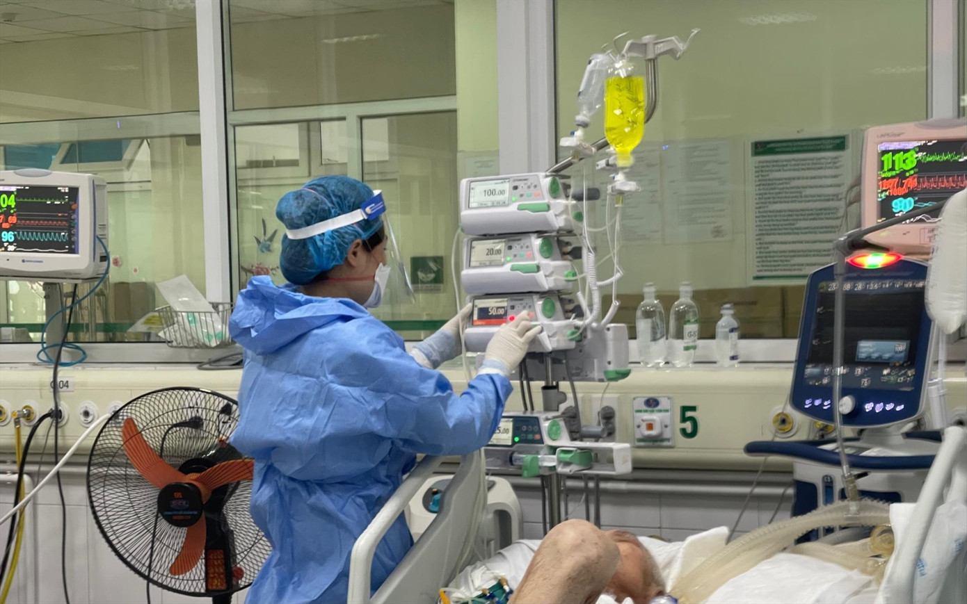 Một người có thể tái mắc COVID-19 nhiều lần. Ảnh: Thái Hà