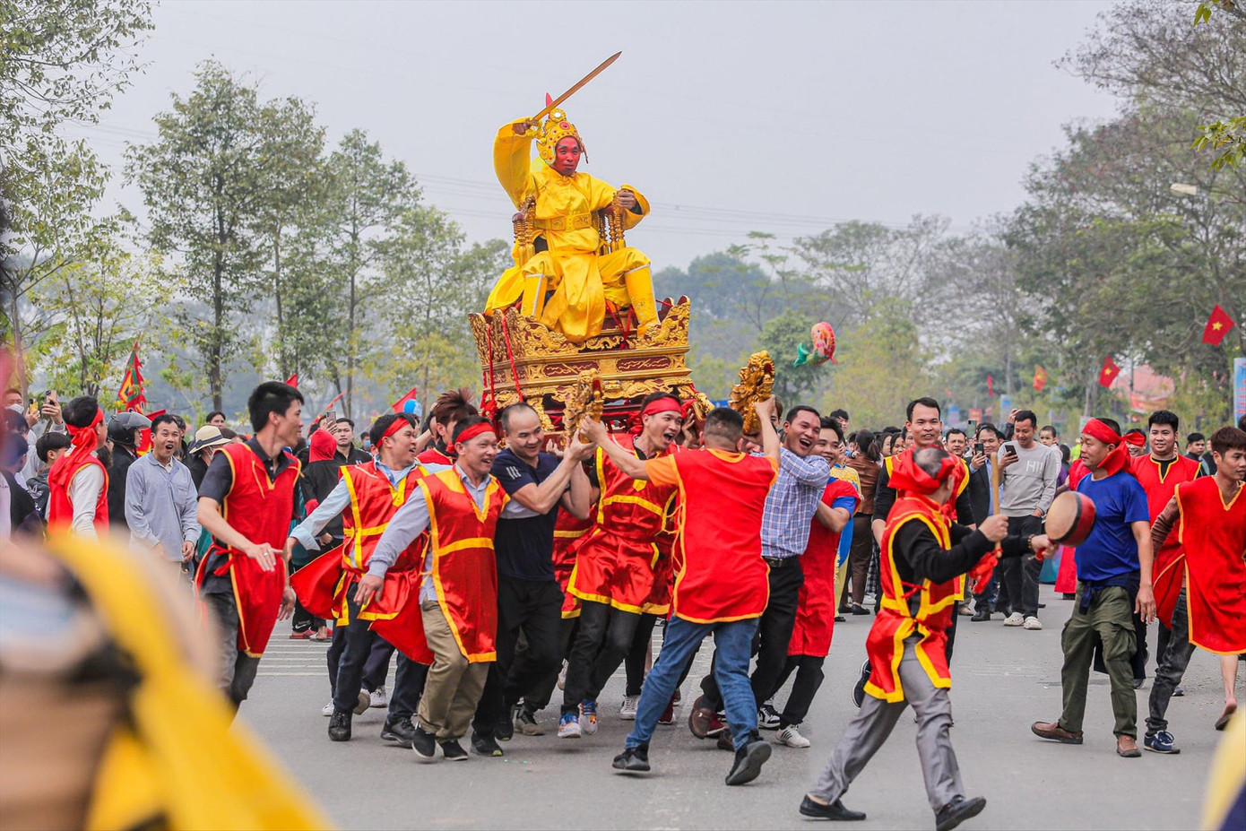 Nét đẹp của hội làng truyền thống như nghi thức “rước vua, chúa sống” ở đền Sái (Đông Anh, Hà Nội) cần được phát huy. Ảnh: DUY PHẠM. Nét đẹp của hội làng truyền thống như nghi thức “rước vua, chúa sống” ở đền Sái (Đông Anh, Hà Nội) cần được phát huy. Ảnh: DUY PHẠM.