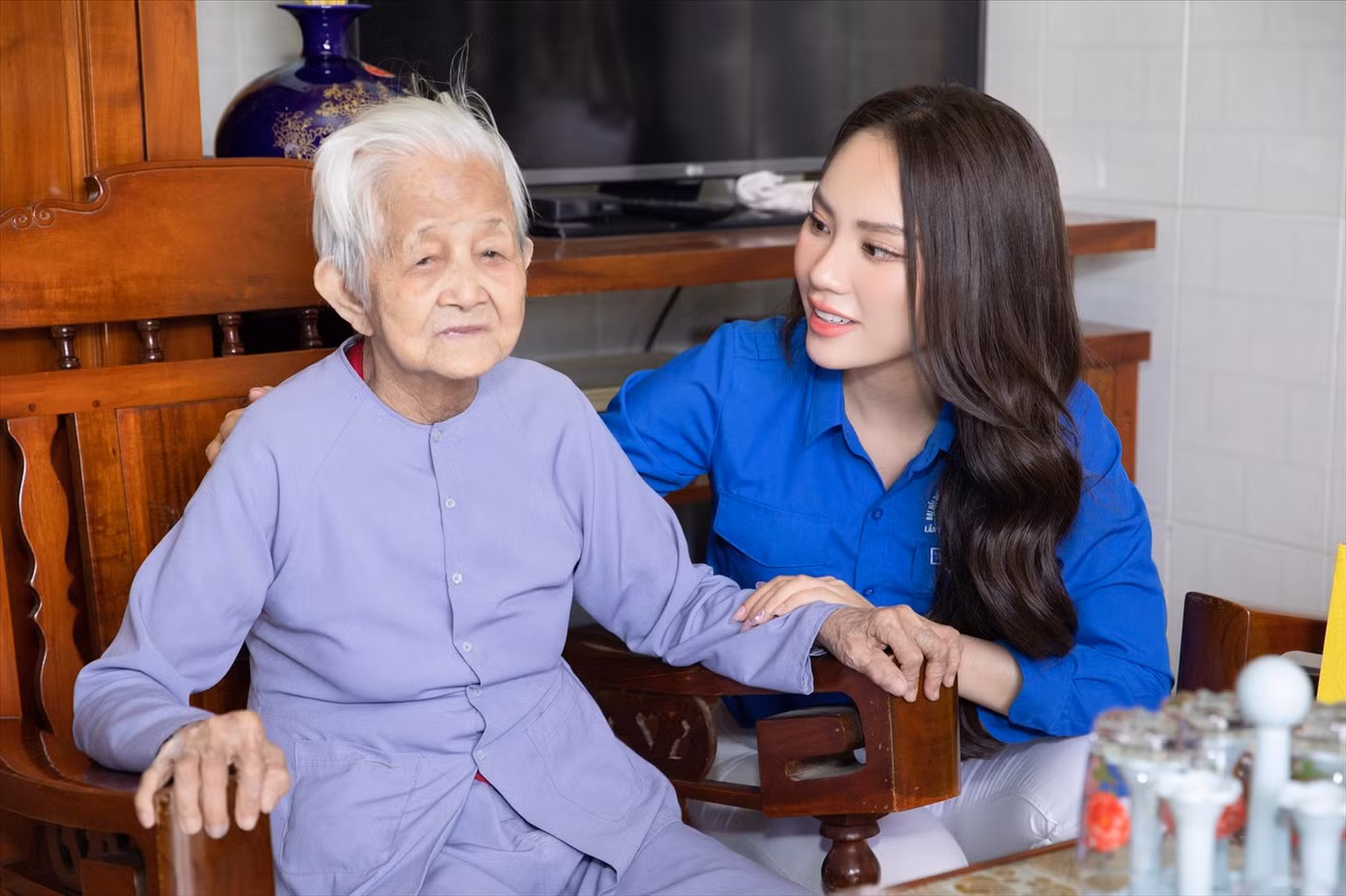 Hoa hậu Huỳnh Nguyễn Mai Phương tích cực tham gia các hoạt động từ thiện Hoa hậu Huỳnh Nguyễn Mai Phương tích cực tham gia các hoạt động từ thiện