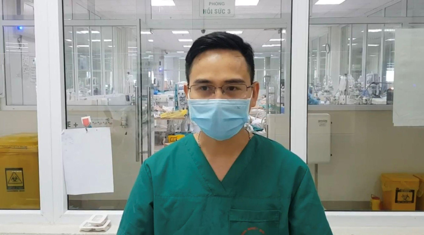 Bác sĩ Nguyễn Văn Phúc đã 16 tháng liên tục điều trị bệnh nhân COVID-19