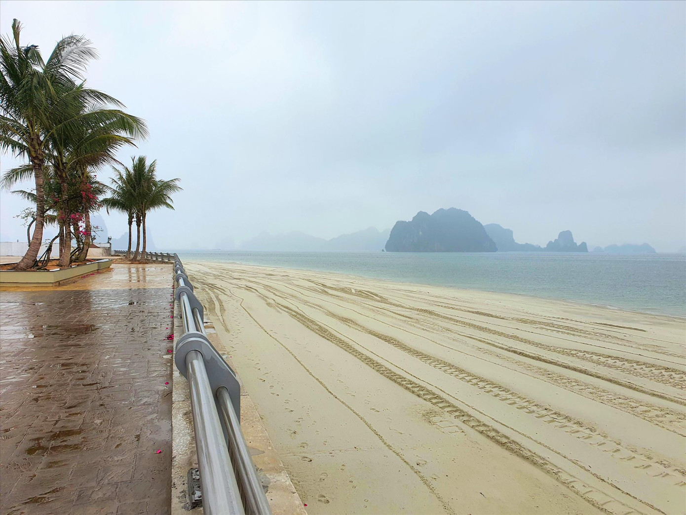 Việc thi công hoàn nguyên môi trường vẫn chưa hoàn tất Việc thi công hoàn nguyên môi trường vẫn chưa hoàn tất