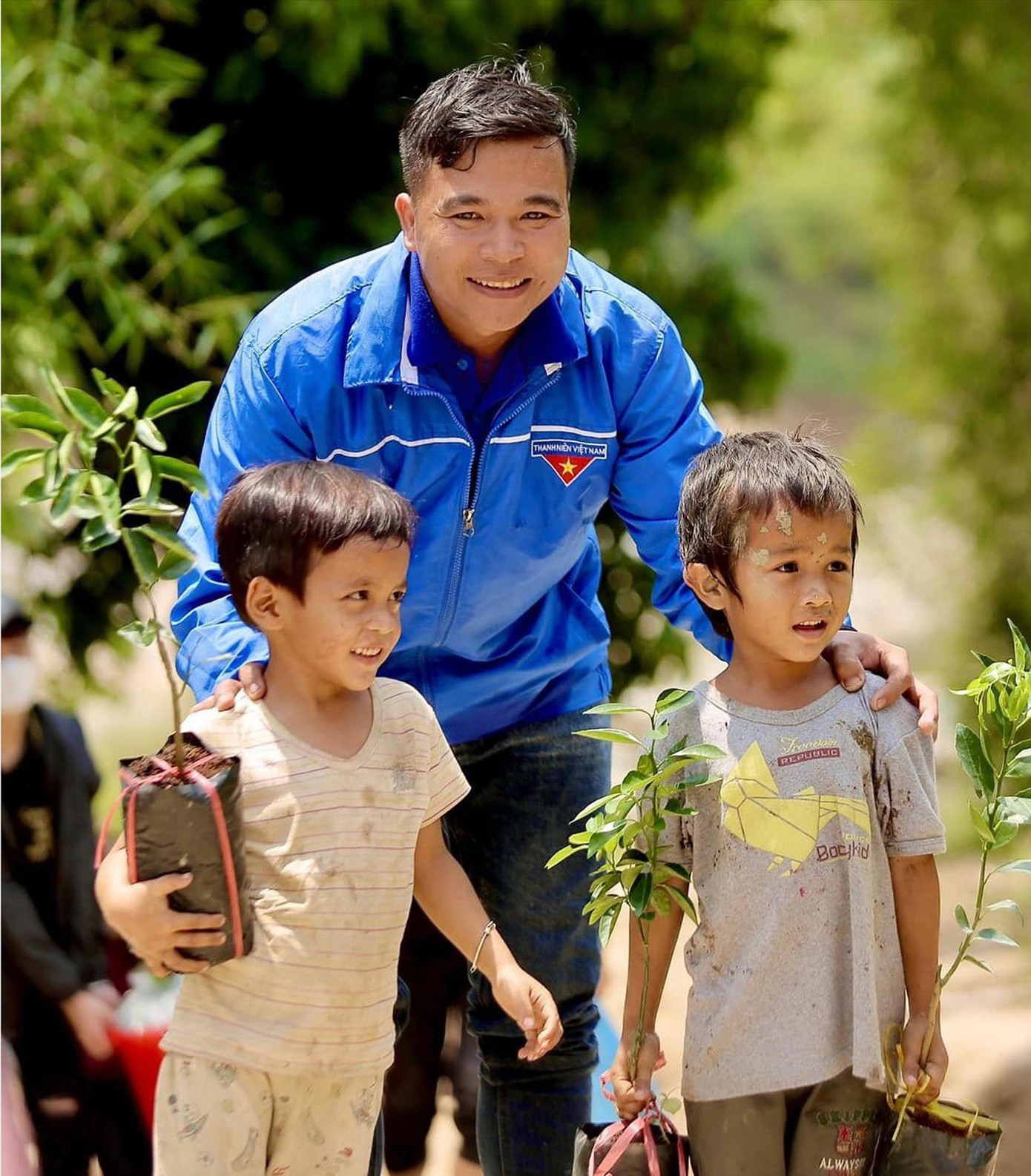 Phan Văn Đức, Phó Chủ tịch Hội LHTN Việt Nam xã Bình Trị, huyện Thăng Bình (tỉnh Quảng Nam) có nhiều sáng kiến giúp đỡ cộng đồng