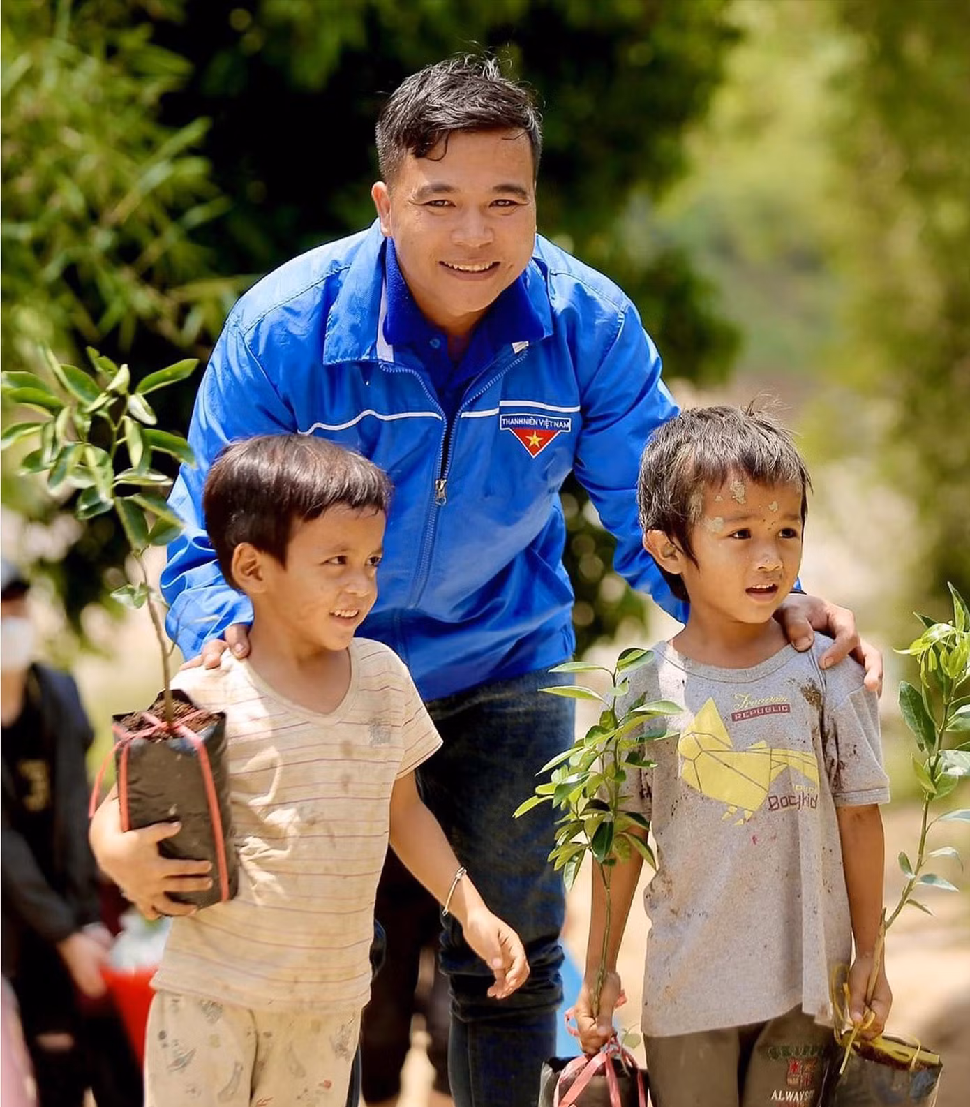 Phan Văn Đức, Phó Chủ tịch Hội LHTN Việt Nam xã Bình Trị, huyện Thăng Bình (tỉnh Quảng Nam) có nhiều sáng kiến giúp đỡ cộng đồng