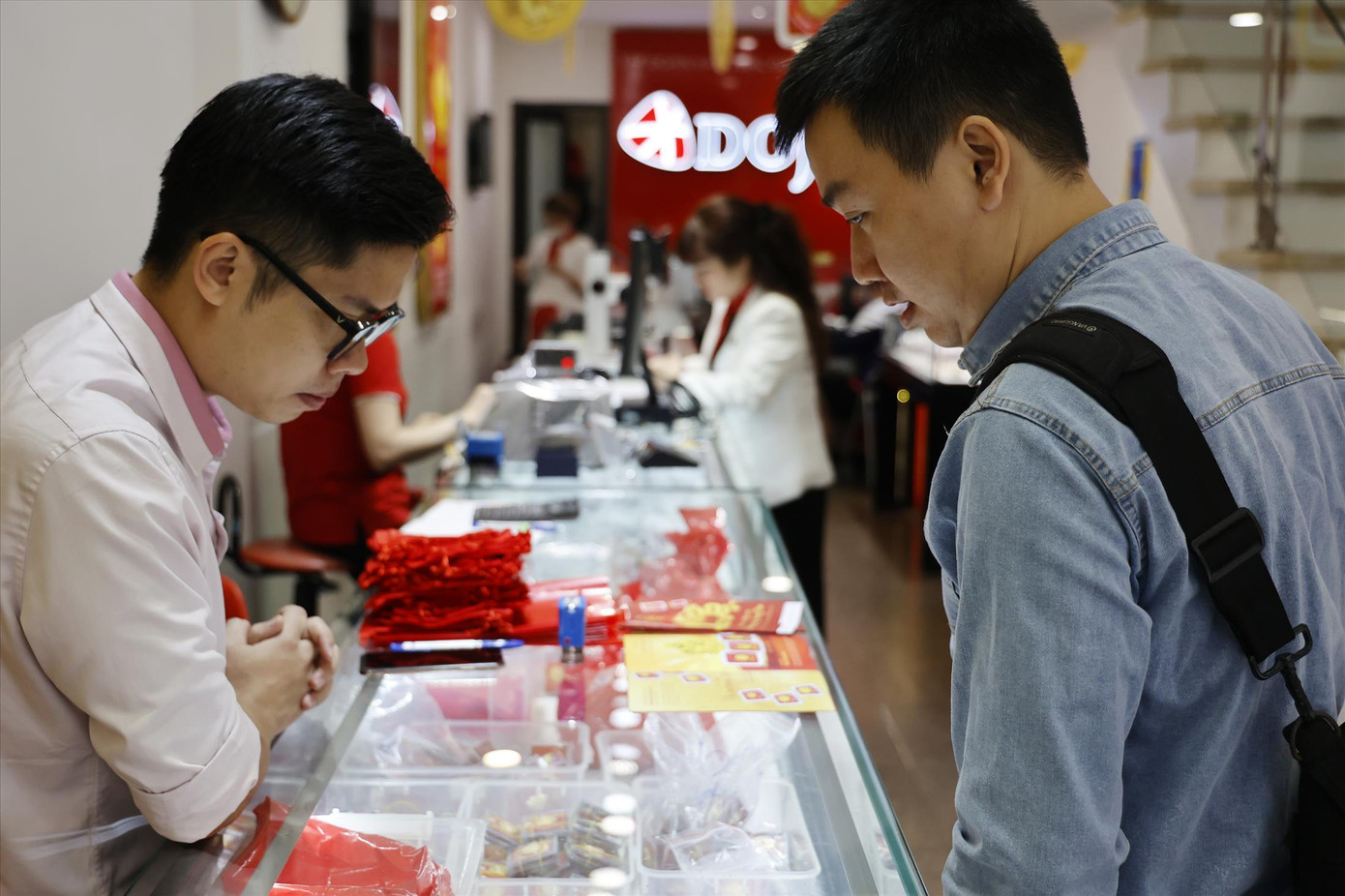 Đề xuất sớm bỏ độc quyền doanh nghiệp, tổ chức sàn giao dịch vàng. Ảnh: Như Ý