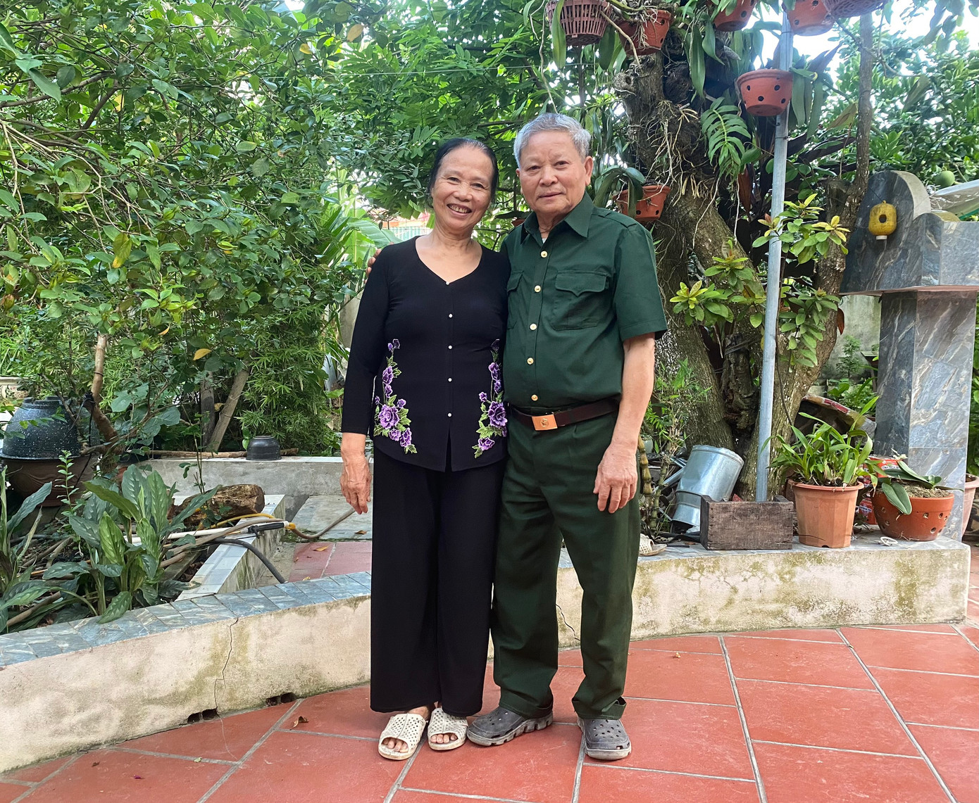 Thương binh Vũ Văn Xuyến và vợ - bà Đào Thị Thóc Thương binh Vũ Văn Xuyến và vợ - bà Đào Thị Thóc