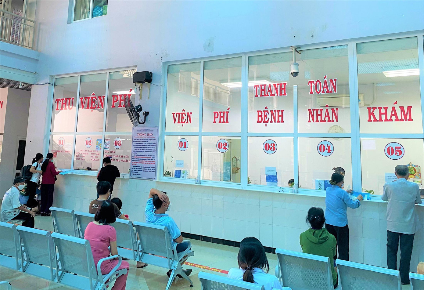 Nhiều cán bộ, nhân viên y tế Bệnh viện Đa khoa Vùng Tây Nguyên nghỉ việc