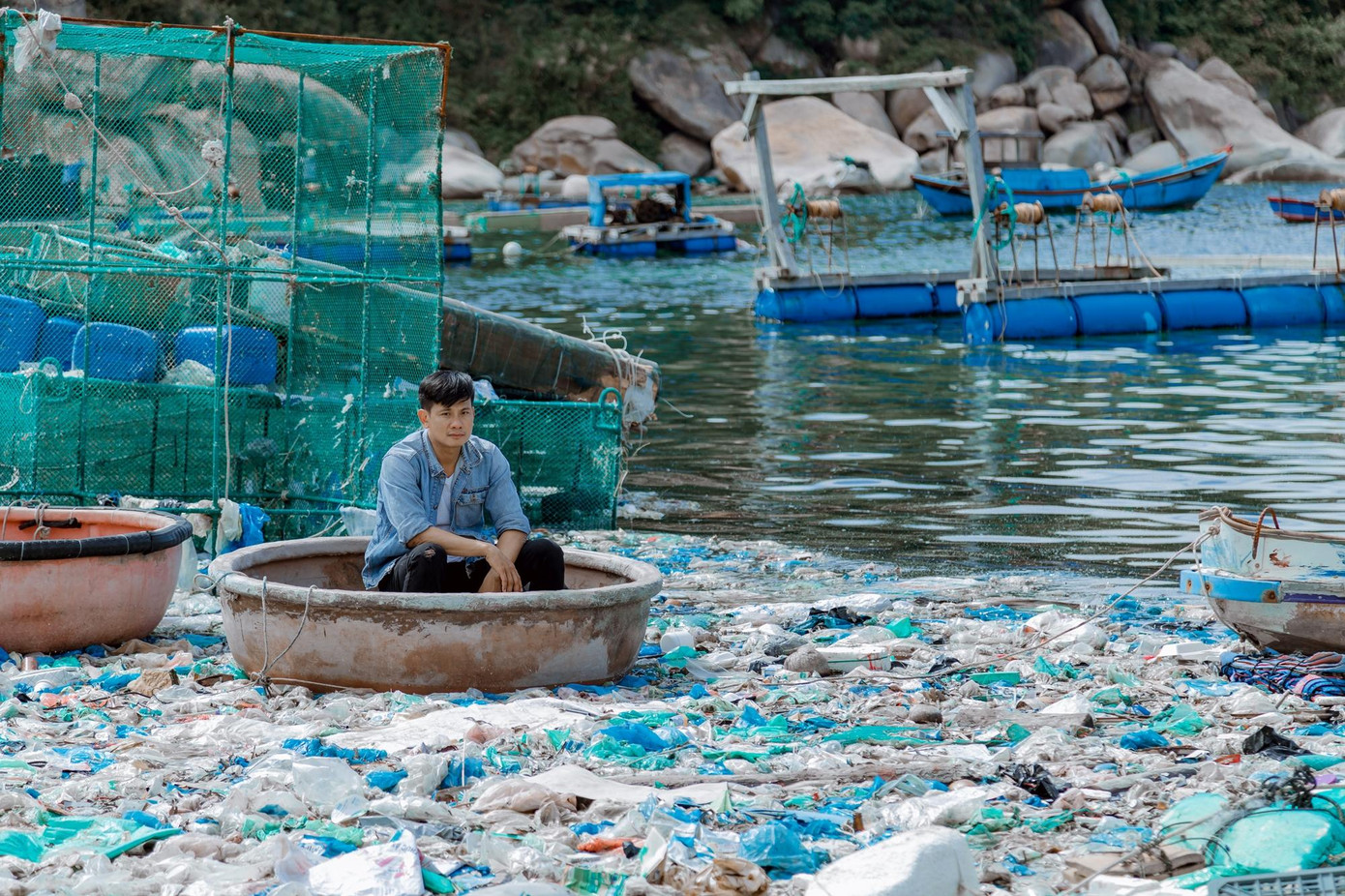 Diễn viên Võ Thành Tâm trên hành trình đi nhặt rác trong phim ngắn “Về đâu” Diễn viên Võ Thành Tâm trên hành trình đi nhặt rác trong phim ngắn “Về đâu”