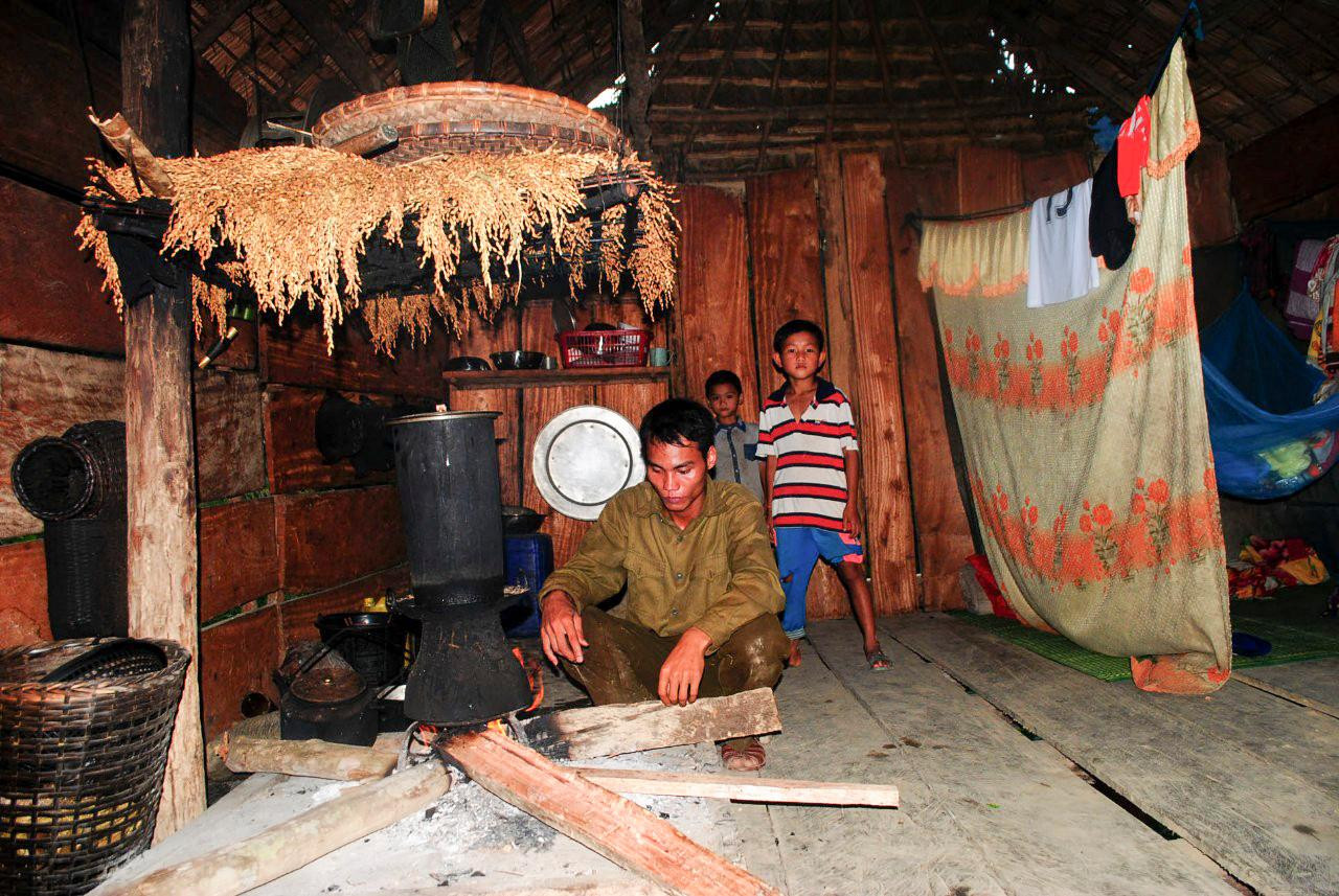 Gian bếp của người Khơ Mú ở huyện Kỳ Sơn, Nghệ An