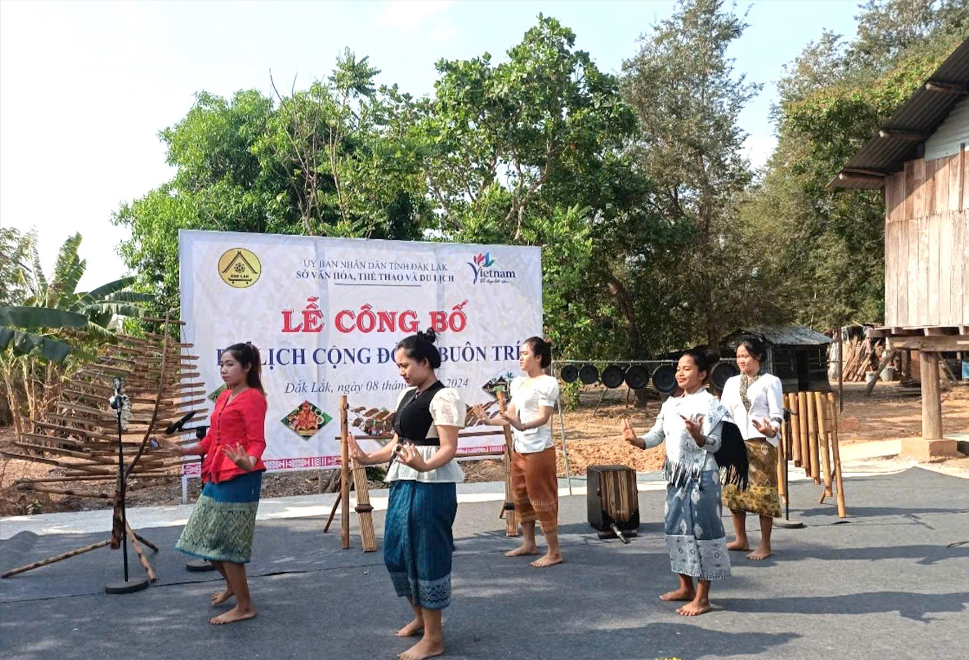 Lễ công bố buôn Du lịch cộng đồng Buôn Trí, buôn du lịch cộng đồng đầu tiên của huyện Buôn Đôn