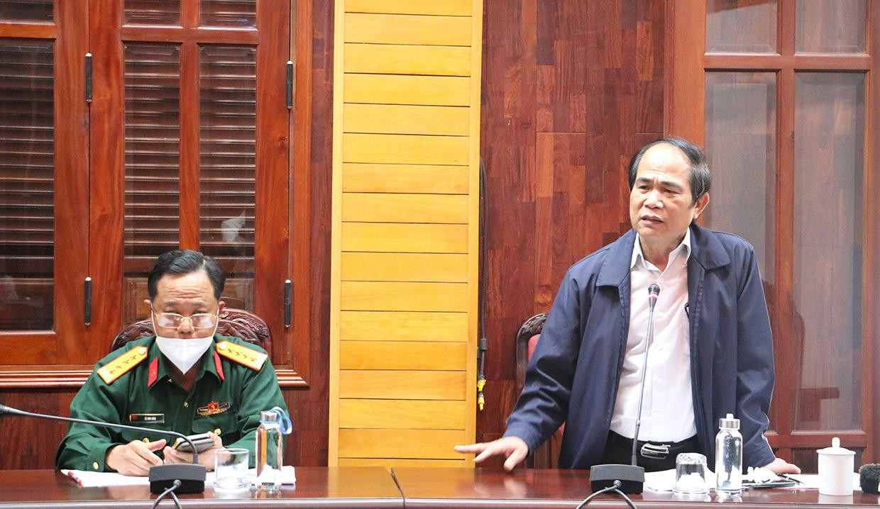 Chủ tịch UBND tỉnh Gia Lai Võ Ngọc Thành (đứng) Chủ tịch UBND tỉnh Gia Lai Võ Ngọc Thành (đứng)