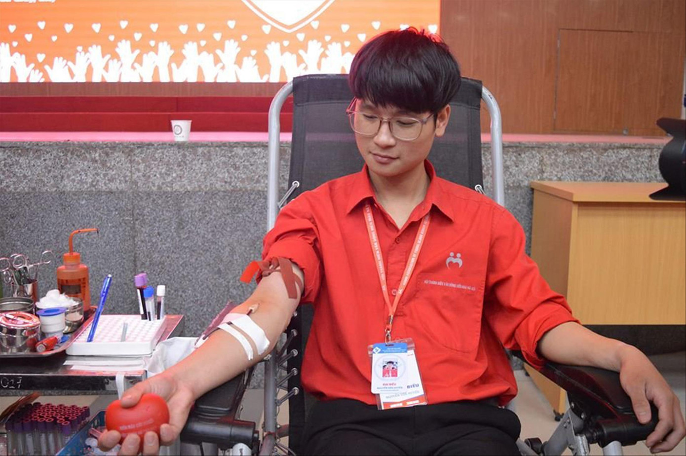 Nguyễn Văn Huyến, Phó Chủ tịch Hội Thanh niên Vận động hiến máu Hà Nội đã 23 lần hiến máu