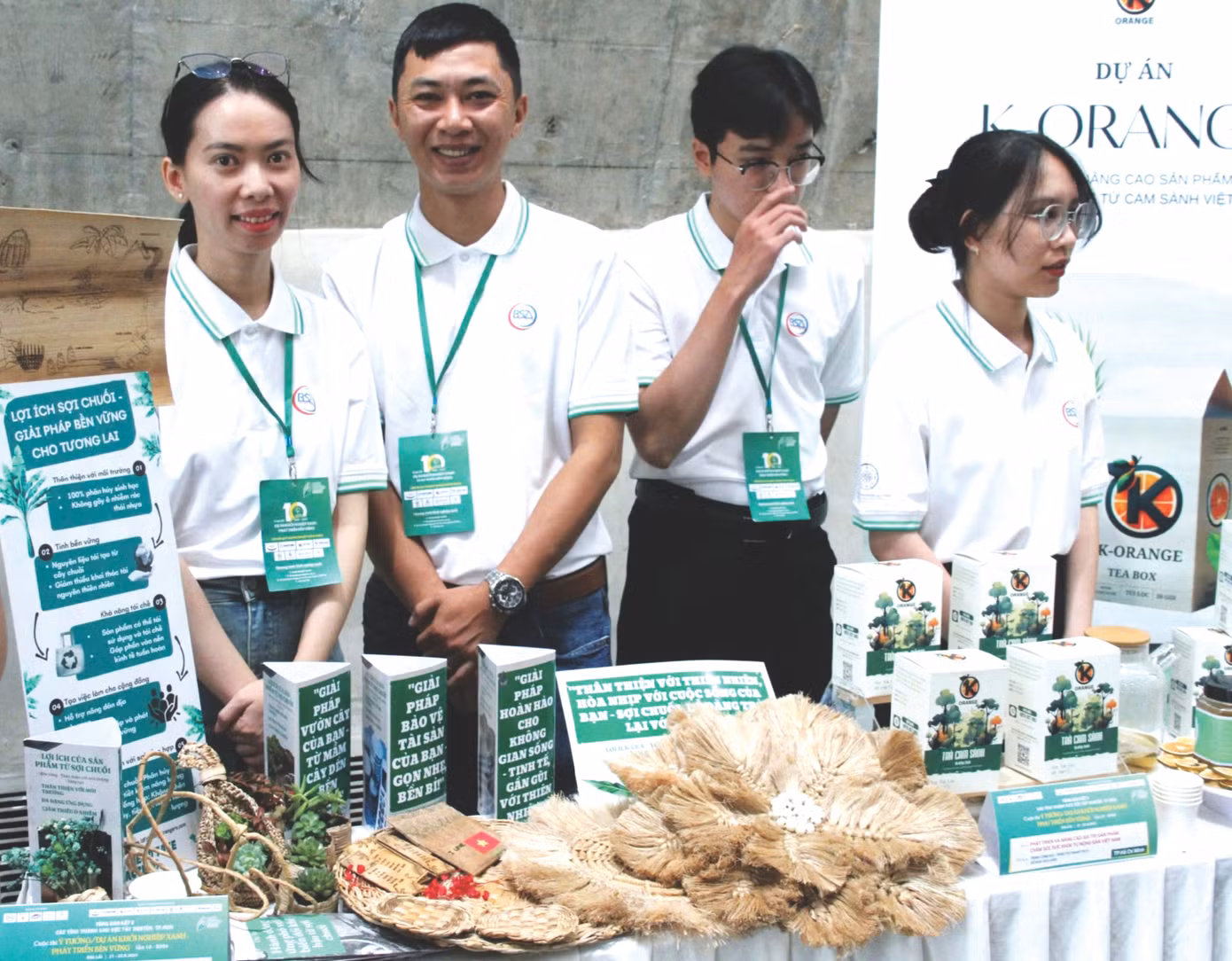 Vợ chồng anh Dũng tại cuộc thi ý tưởng/dự án khởi nghiệp xanh – phát triển bền vững