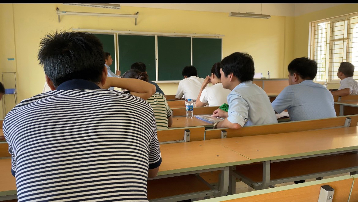 Sinh viên trên giảng đường Trường Đại học Hồng Đức