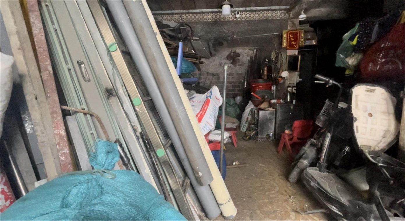 Một cơ sở thu mua phế liệu trên đường Bạch Đằng Ảnh: Thành Đạt Một cơ sở thu mua phế liệu trên đường Bạch Đằng Ảnh: Thành Đạt