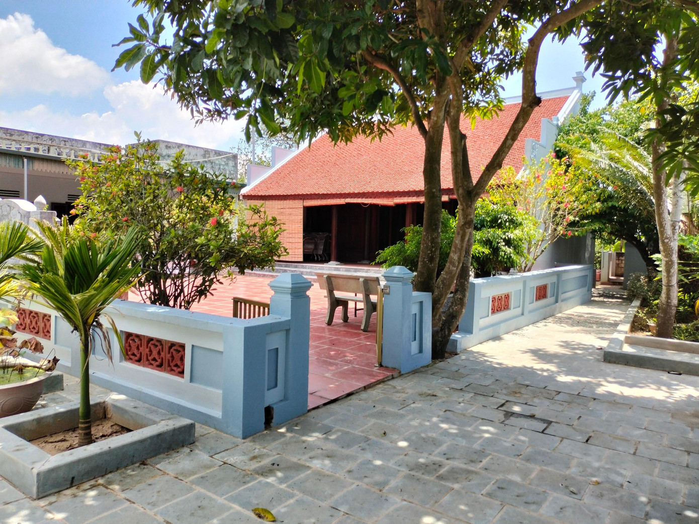 Toàn cảnh nhà thờ mẹ Tơm ảnh gia đình cung cấp Toàn cảnh nhà thờ mẹ Tơm ảnh gia đình cung cấp