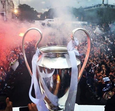 Cận cảnh lễ rước cúp hoành tráng của Real Madrid ảnh 19