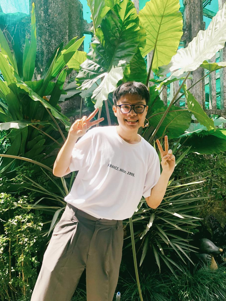 Thịnh giữ cân bằng giữa cuộc sống và công việc học tập bằng cách dành thời gian cho những sở thích như ăn uống, xem phim, dưỡng da, bói bài tarot, hay học thiết kế đồ họa và ngoại ngữ. Thịnh giữ cân bằng giữa cuộc sống và công việc học tập bằng cách dành thời gian cho những sở thích như ăn uống, xem phim, dưỡng da, bói bài tarot, hay học thiết kế đồ họa và ngoại ngữ.