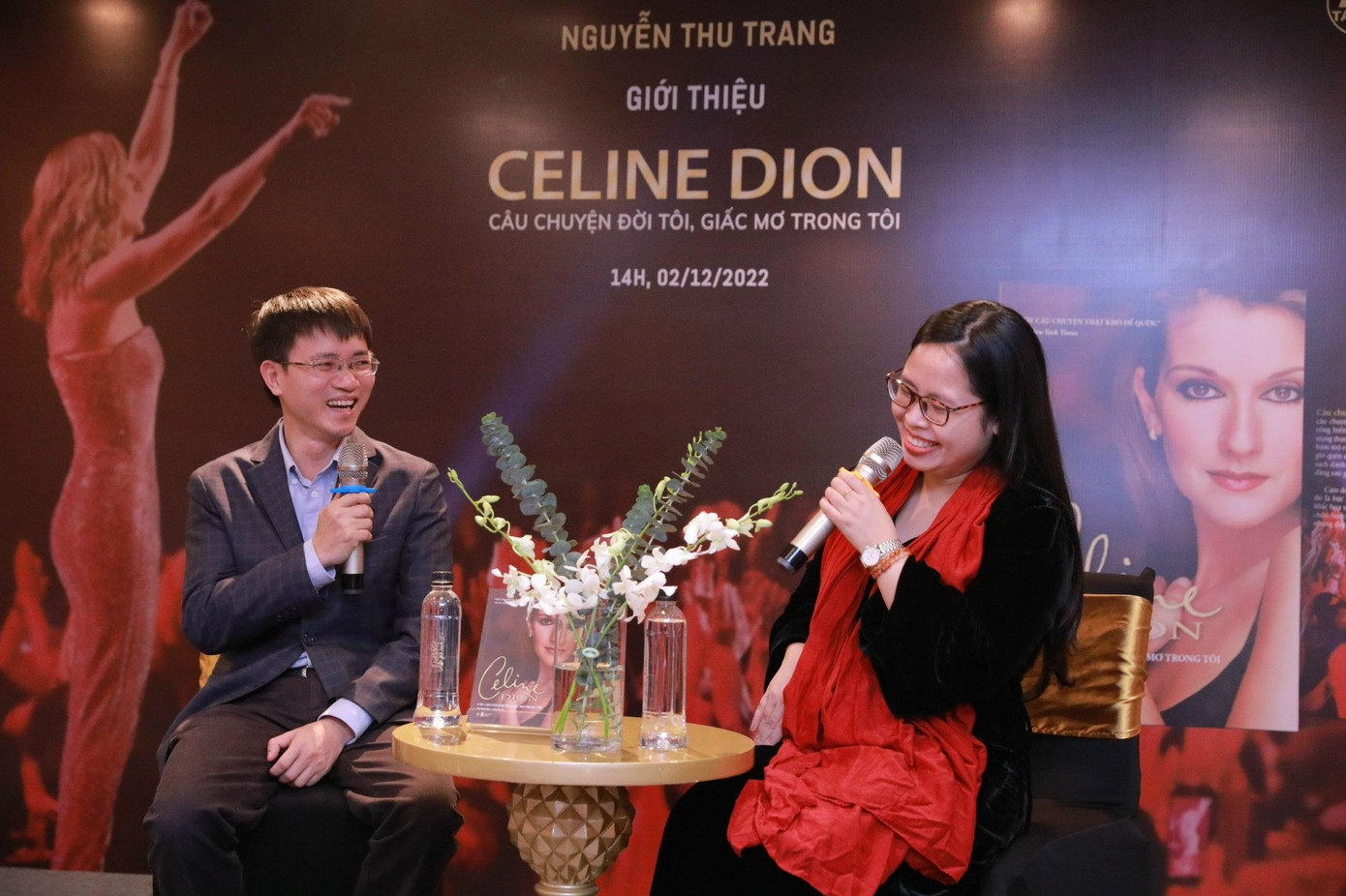 Chị Nguyễn Thu Trang và nhà báo Nguyễn Tuấn Anh giao lưu rất ăn ý trên sân khấu. Chị Nguyễn Thu Trang và nhà báo Nguyễn Tuấn Anh giao lưu rất ăn ý trên sân khấu.