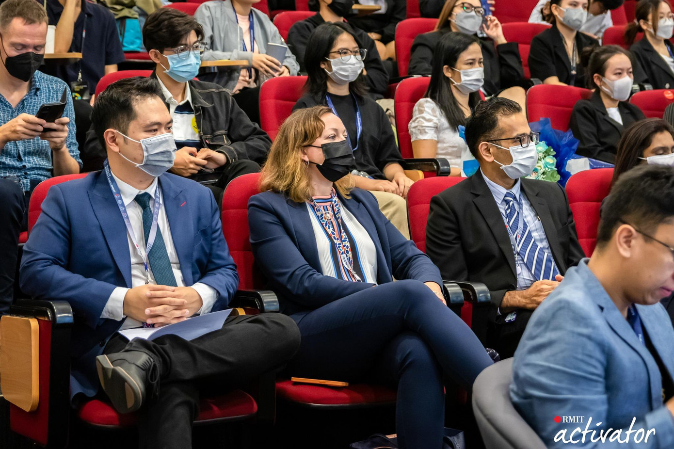 Cuộc thi nhận được sự cố vấn của nhiều chuyên gia trong và ngoài nước.