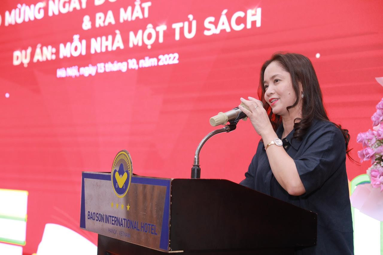 Bà Nguyễn Kim Thoa được biết đến với tư cách một doanh nhân có nhiều đóng góp cho việc phát triển văn hóa đọc ở Việt Nam. Ảnh: Tân Việt Books Bà Nguyễn Kim Thoa được biết đến với tư cách một doanh nhân có nhiều đóng góp cho việc phát triển văn hóa đọc ở Việt Nam. Ảnh: Tân Việt Books