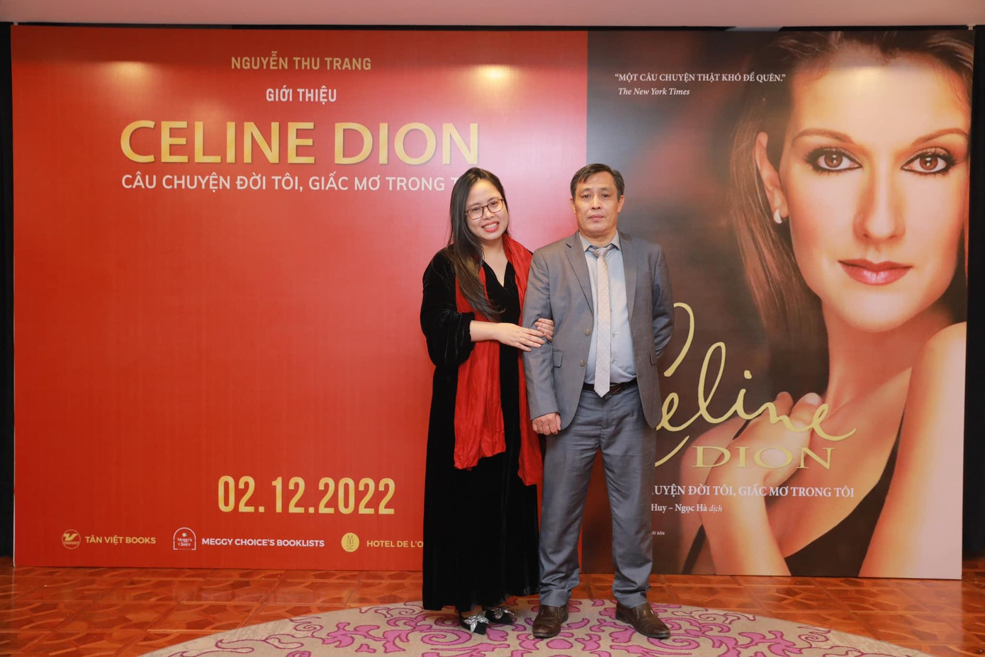 Chị Nguyễn Thu Trang và bố - người đã tạo điều kiện để chị theo đuổi đam mê âm nhạc của mình. Chị Nguyễn Thu Trang và bố - người đã tạo điều kiện để chị theo đuổi đam mê âm nhạc của mình.