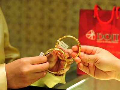 Giá vàng liên tục đi xuống trong những phiên gần đây