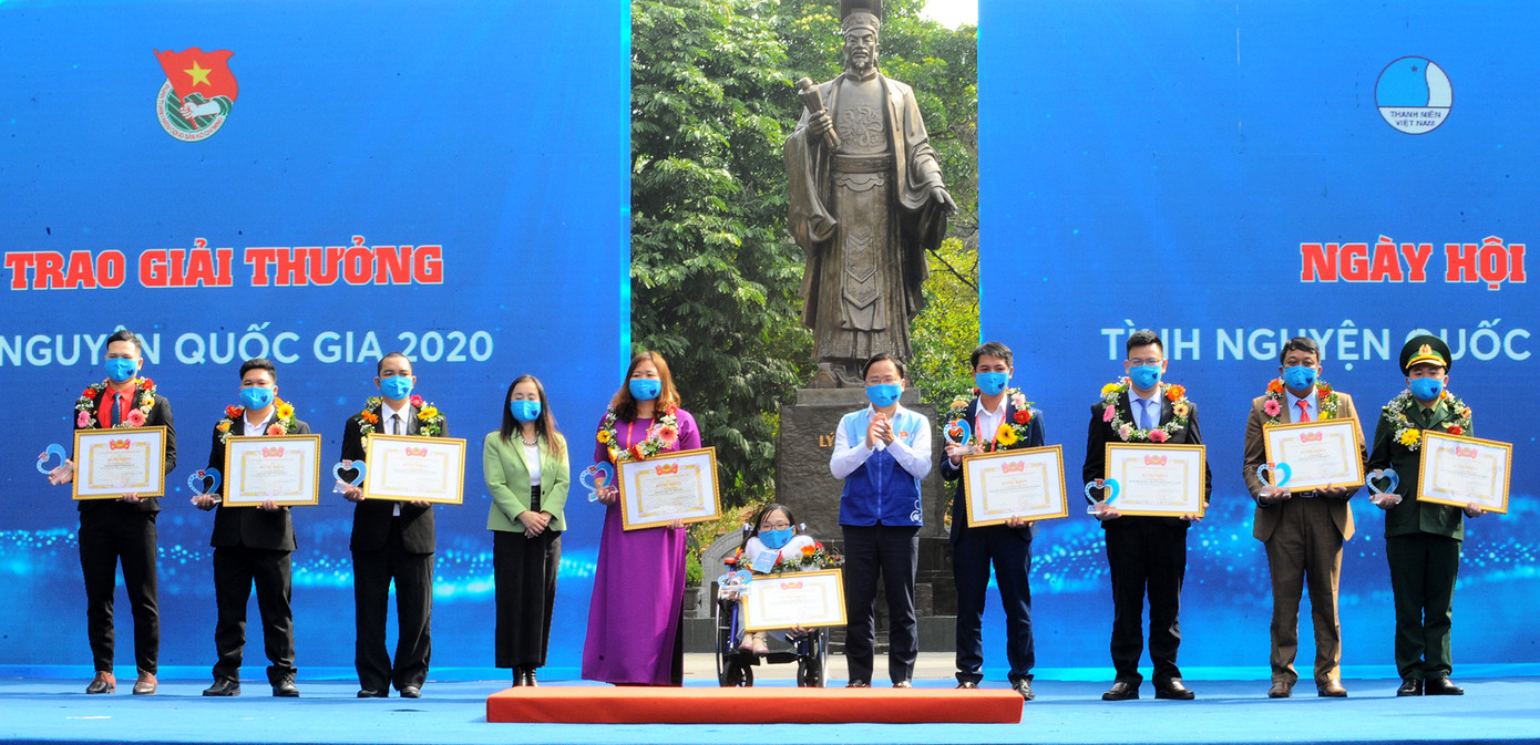 Sôi nổi hoạt động vì cộng đồng trong Ngày hội tình nguyện Quốc gia 2020 ảnh 7