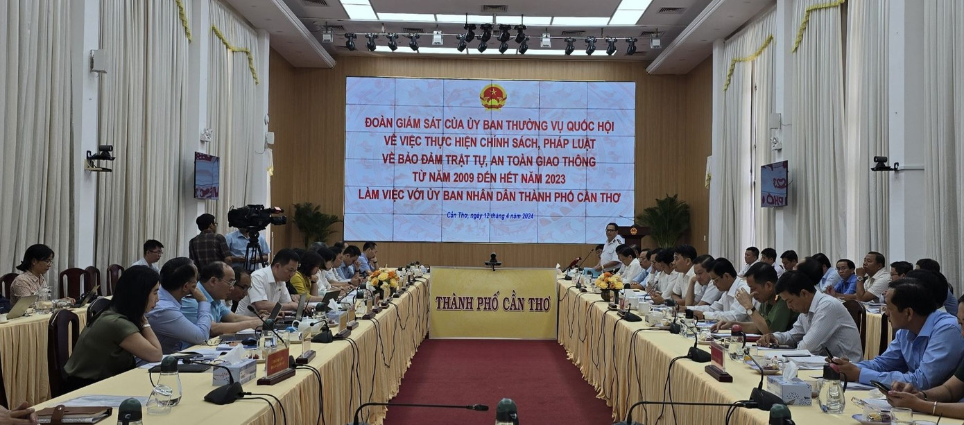 Quang cảnh buổi làm việc.