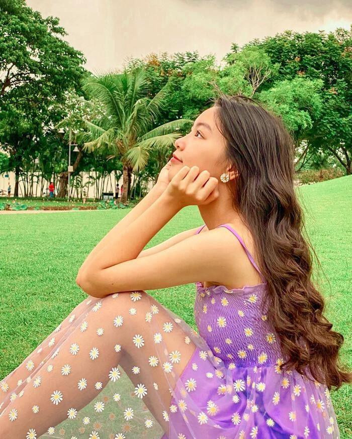 Màu tím rất thời đại, bạn có thể chọn trend nhưng miễn là hợp với mình chứ không chọn trend để lấy trầm trồ từ những người xung quanh.