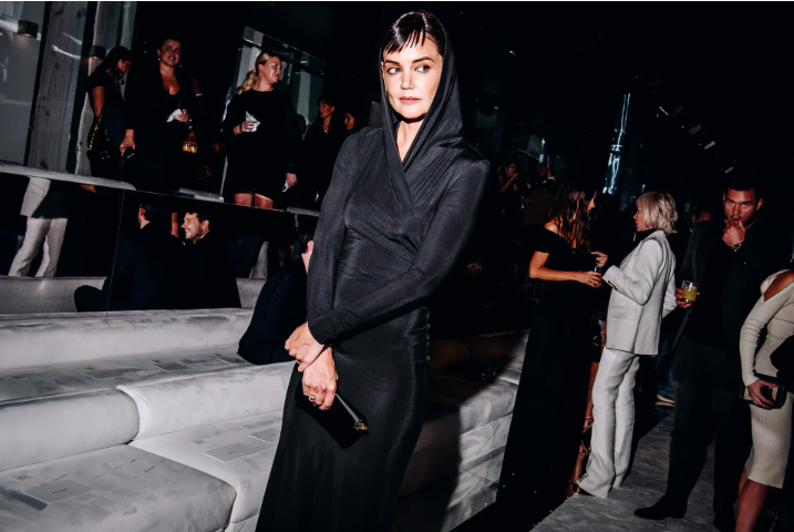 Katie Holmes đầy quyền lực tại show Tom Ford.