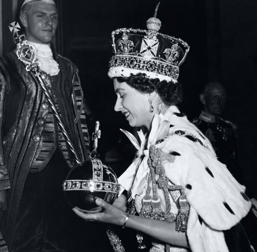 Vẻ đẹp của Nữ hoàng Elizabeth II ở tuổi đôi mươi. Vẻ đẹp của Nữ hoàng Elizabeth II ở tuổi đôi mươi.