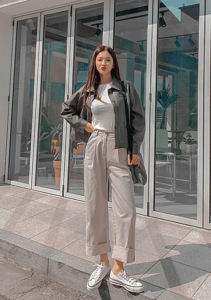 Màu beige đã góp mặt trong bảng màu hot nhất Thu - Đông 2022.