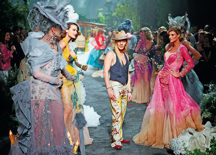 John Galliano là nhà thiết kế thiên tài khiến Dior có một &quot;triều đại&quot; rực rỡ khi ông ở nhà mốt.