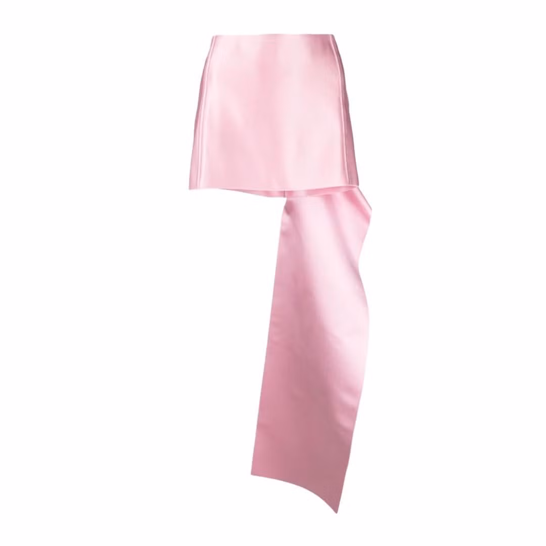 Váy ngắn cách điệu bằng satin rất sáng tạo của Prada.
