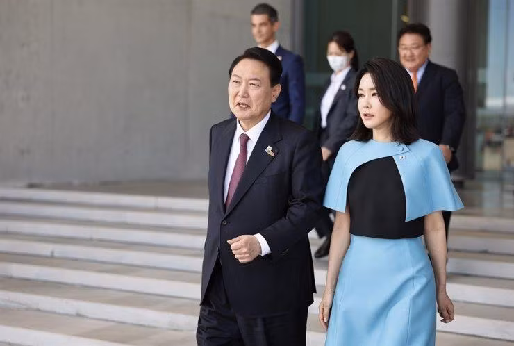 Đệ nhất phu nhân Kim Keon-hee có khí chất nổi bật, phong cách ăn mặc không sai một li.