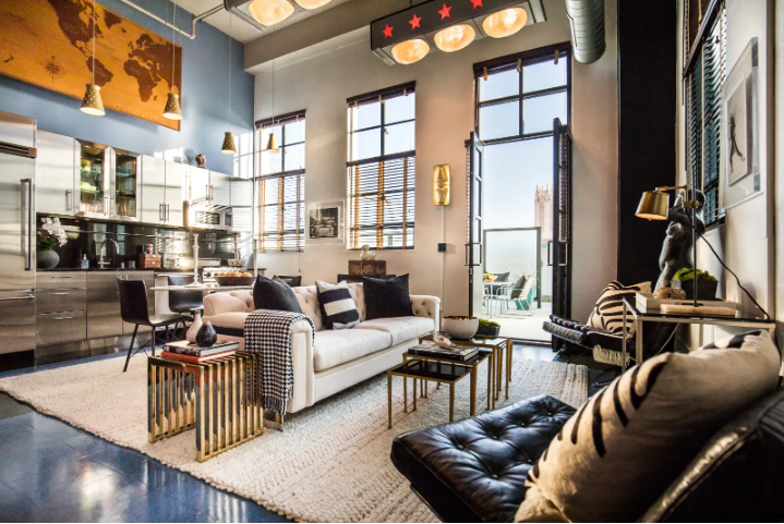 Phòng khách đầy sáng tạo và cũng có nét cổ điển.