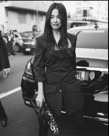 Cô từng là gương mặt đại diện của Bottega Veneta. Cô từng là gương mặt đại diện của Bottega Veneta.