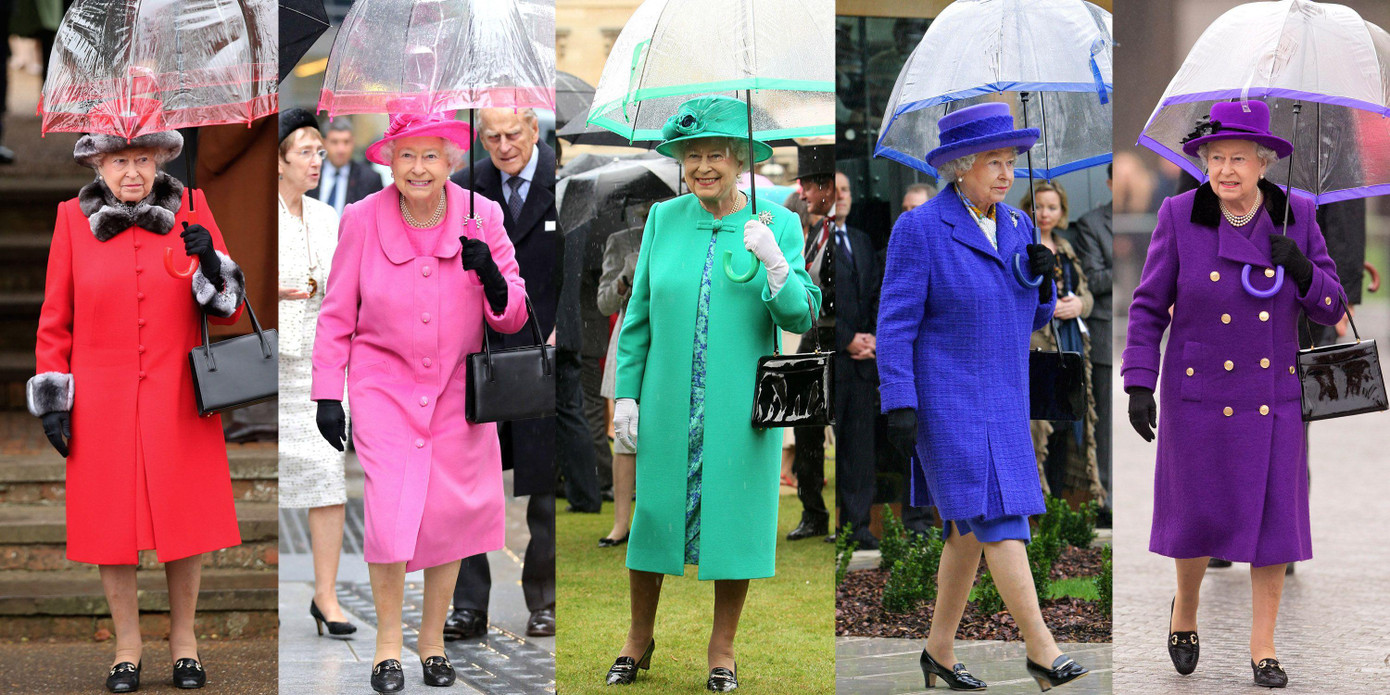 Nữ hoàng rất thích mặc trang phục nổi bật, để công chúng có thể dễ dàng nhìn thấy.
