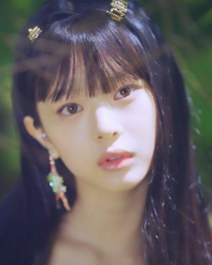 Bạn có thể thử tóc mái nếu hợp...