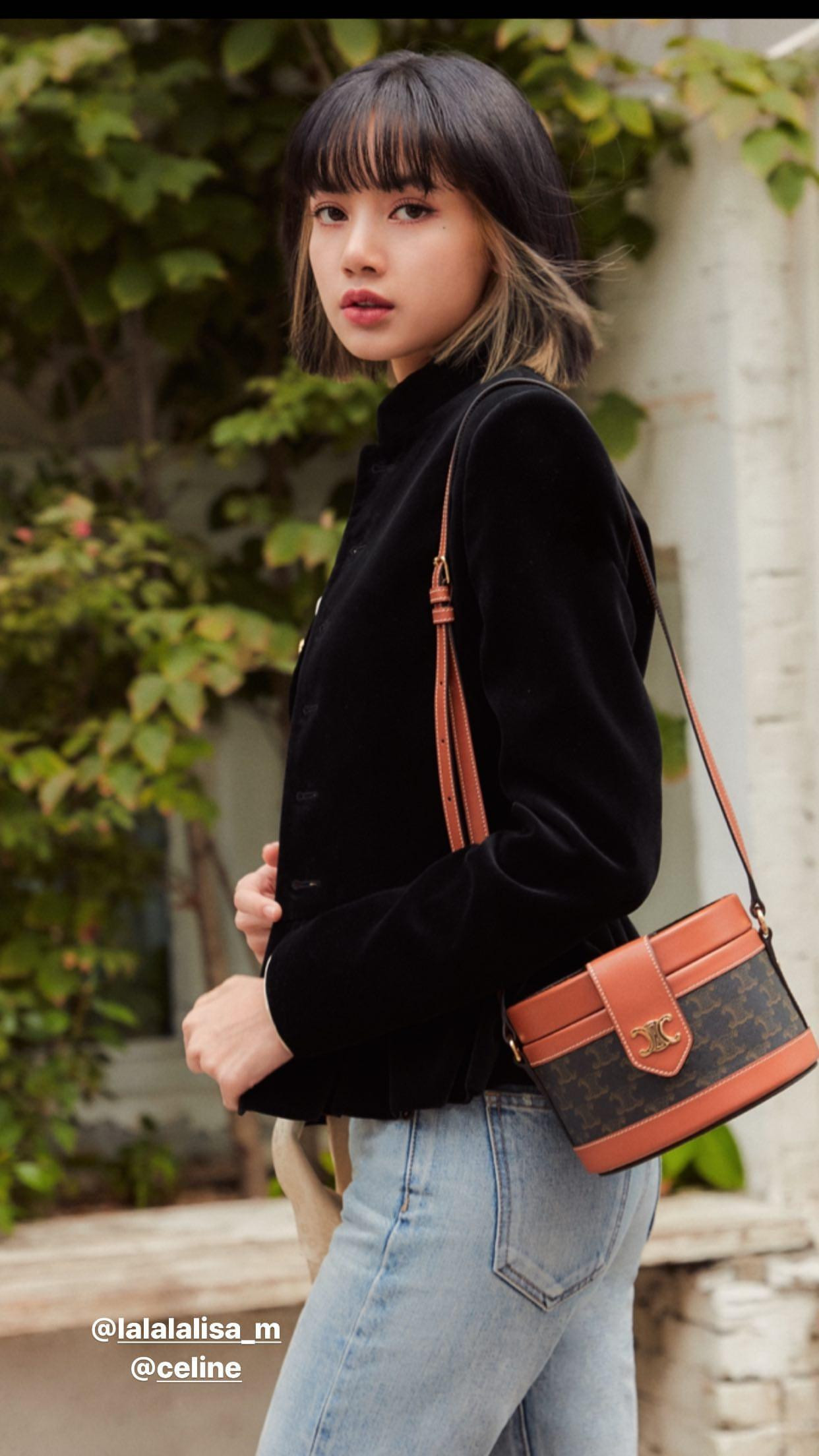 Celine và Lisa đã khiến túi vintage của nhà mốt càng có giá. Celine và Lisa đã khiến túi vintage của nhà mốt càng có giá.