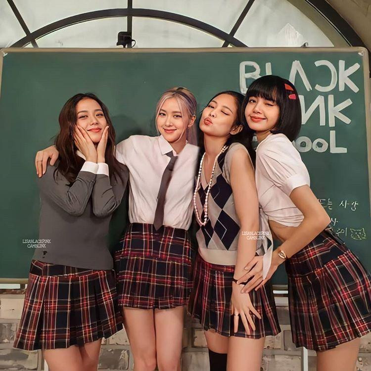 Dễ mặc đồ, dễ bắt trend, kẹp mái bấm vừa rẻ vừa tiện.